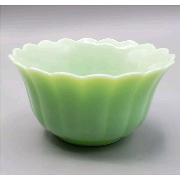The Pioneer Woman Other - The Pioneer Woman Green Jadeite Scalloped Bowl